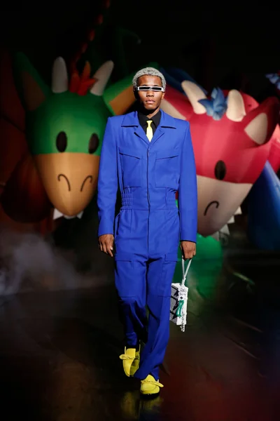 Look 24
